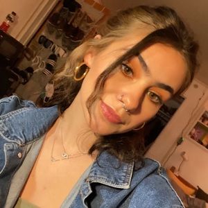 Meet your Posher, Drew elizabeth